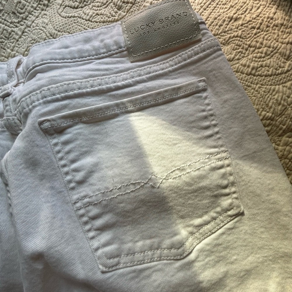Lucky Brand White Skinny Jeans - Women's Clean Back-Pocket Detail